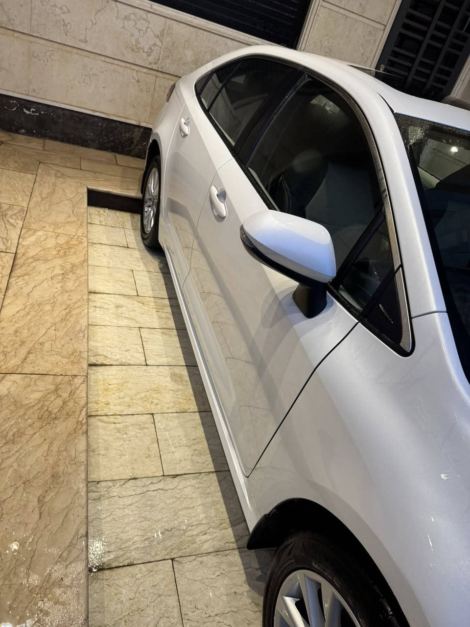 سلام عليكم كورلة ساز موديل 2023بانزين فول مديدة ماشية 41سبير ما نازل اريدهة ١٧٥ مجال مكاني بغداد كرادة ***********
