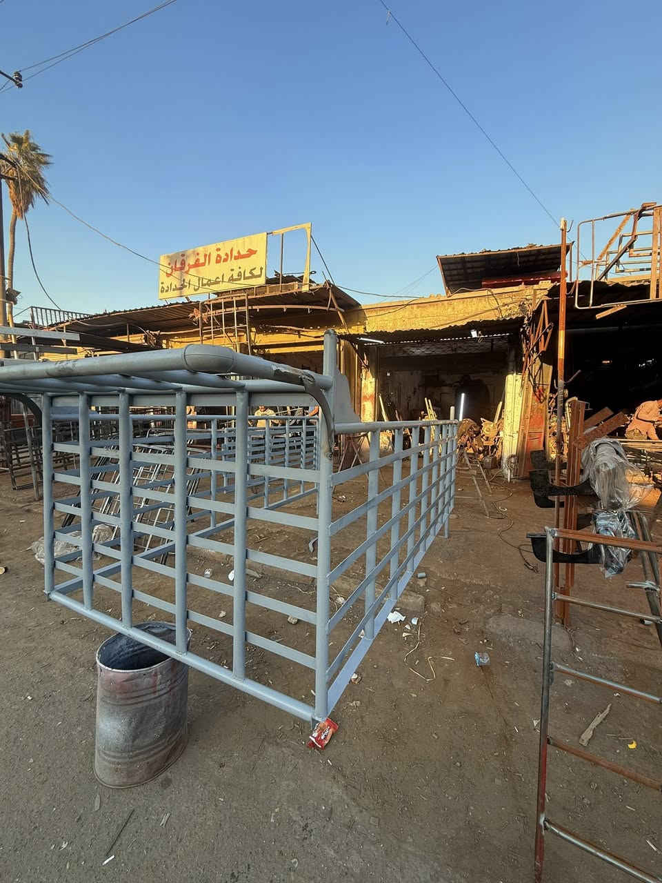 محجر فحل ارتفاع 95 شغل درجه أوله تفصال جديد غير مستخدم محجر كامل سيبايه +باب خلفي +تي على لباب عكس ثلاثي محجر بوري 3 ملم عكس سن اي استفسار خاص او *********** لعنوان بغداد وينصبغ اي لون ابالك
