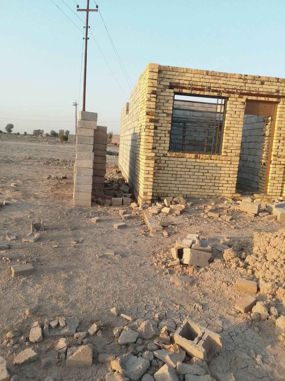 بيت هيكل البيع مسحه 380 متر مكان الزجع شارع الحميد الشراي يتصل ***********
