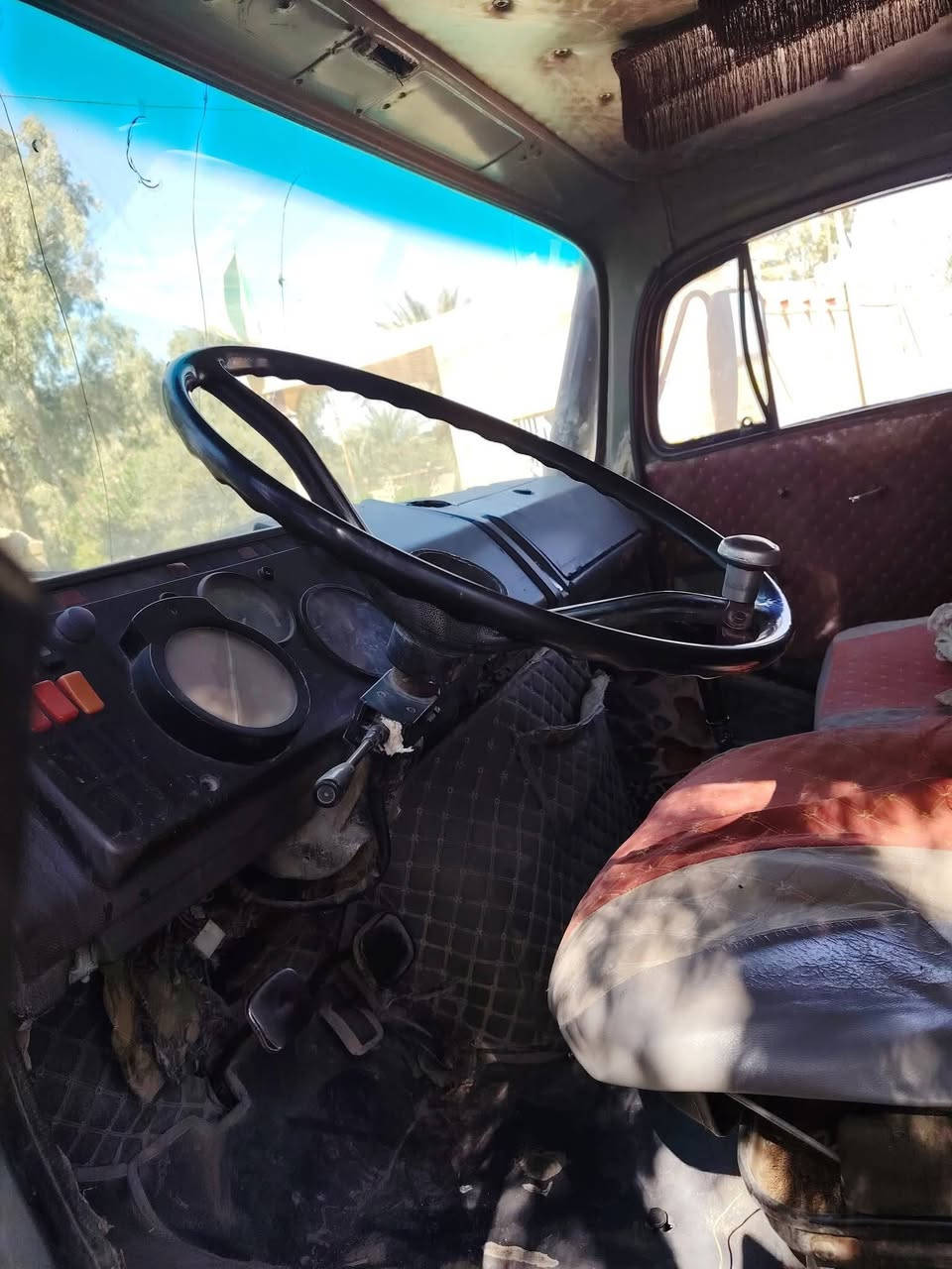 قجمه البيع موديل 89 جيف 18 كير 90 مكينه عادي جديده مكفوله من كلشي رقم نجف بسمي تحويل  مباشرمكاني واسط قضاءالحي طويله بلاديه مصبوغه عام سياره ***********
