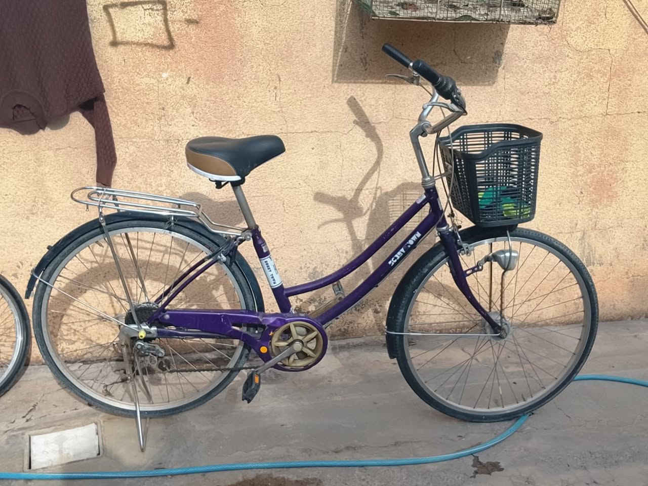 سلام عليكم شباب بايسكل لبيع حجم 26لايت شغال 
كير شغال 
بريكات شغال 
مابي كل عيب 
شرط انطيك نضيف 
لبيع 85 او بي مجال لشراي مكاني كركوك قدسيه الثانيه شارع ابو وليد *********** رقم الهاتف
