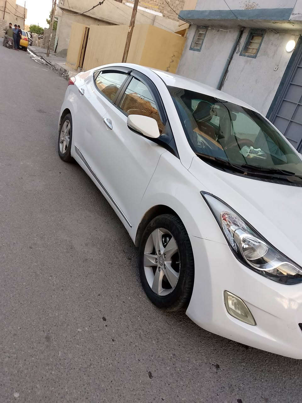 النترا خليجي محرك  1800 دوش مفتوح ضرر جاملغ أمامي جهة السايق بوند مبدل مصبوغ وبيها رصعات باب أمامي وباب خلفي جهة الصدر  تتعدل علبارد شرط التحويل صاحبها الشرعي موصل رقمها اربيل كوبون ورقي وشغال السعر 100 
*********** موصل الأيمن
