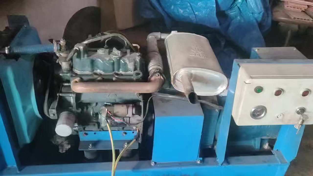 مولد كابوتا حاويه راس توليد نحاس 100/100 7/5مولد مال بيت ماتصرف كاز مولد متعوب عليه مكاني الدوانيه السعر خاص لاتصال على رقم ***********
