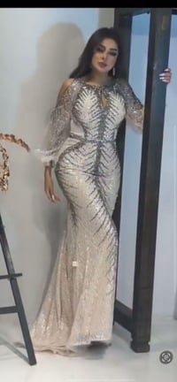 فستان • مقاس ٣٨ • يلبس ٦٥-٦٨