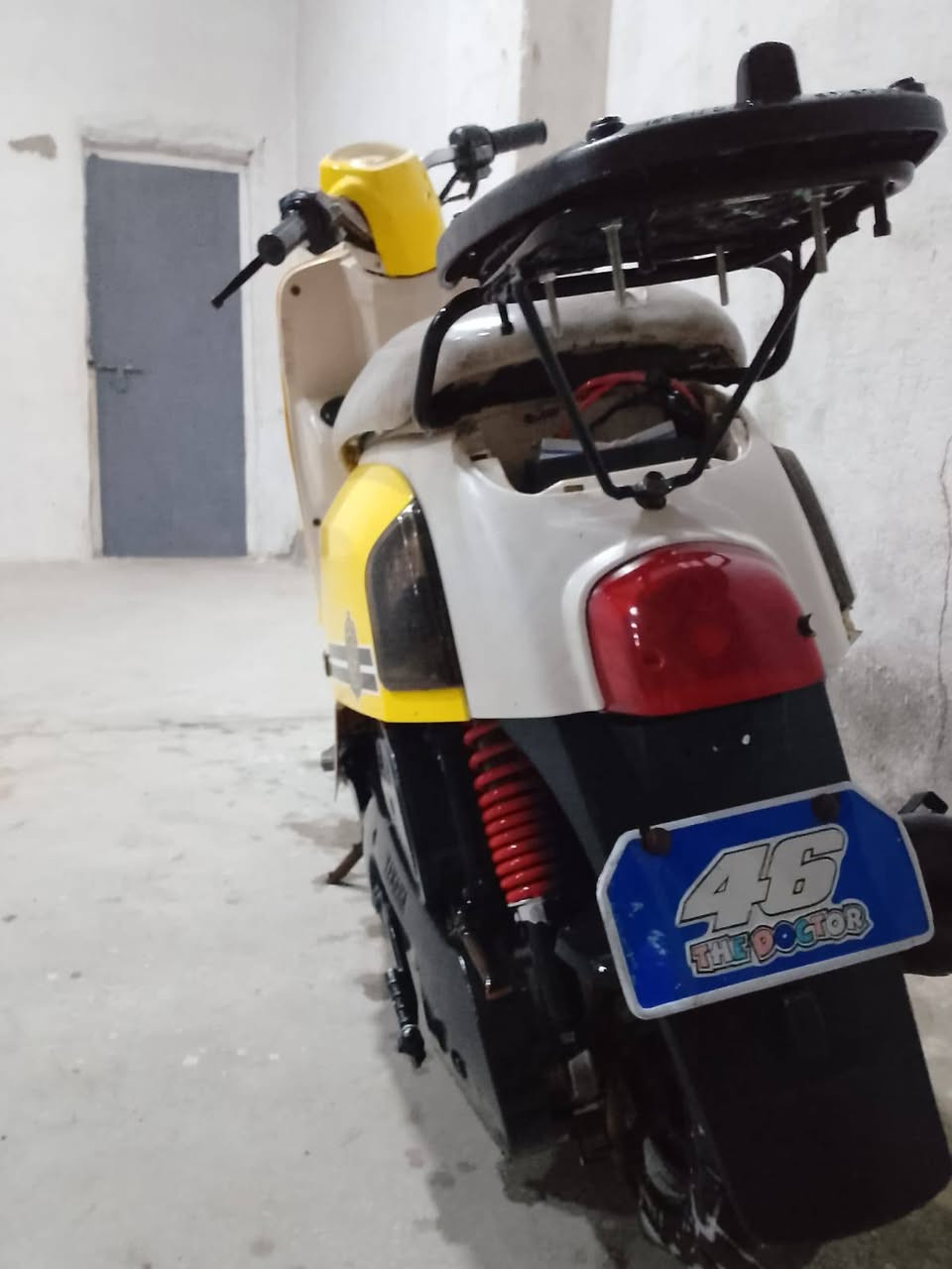 بوليس كابريته اي نقص مابيه مكينه حلوه تخبل لايت شغاال شااير عوزه باتر فقط مفتوحه مره وحده سعره ٦٥٠ وبيه مجال قليل رقمي ***********
