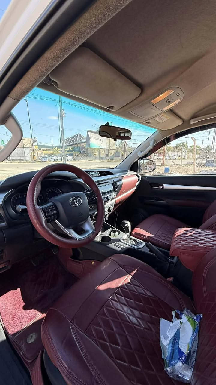 سلام عليكم تيوتا 2017 فور ويل سياره جديده بيها بارد بسيط بالباب العبري و جاملغ امامي مبدل بدون ضربه سعوديه ام الدعاء فول مواصفات بصمه رقم واسط سياره حلوه وجديده تخم تاير جديد سعر 233وبيها مجال قليل 
 ***********
