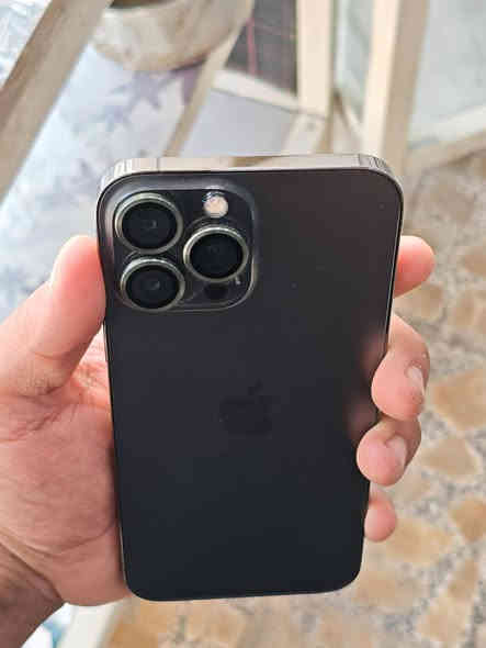 ايفون 13  برو ماكس ذاكره 256 البطاريه 80.
ما مفتوح امريكي ❤️ مكاني نجف حي العسكريه 

وانا خادم الطيبين هذا رقم موبايلي واتساب ***********
