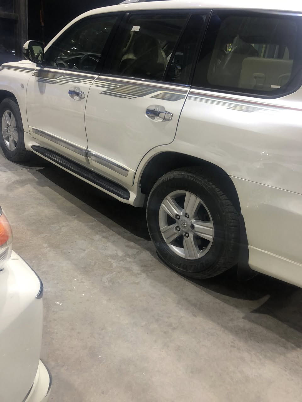 السلام عليكم  لاندكروز  موديل ١١  محدثه ١٤ رقم بغداد سنويه وهزه ورقم جدد بيه ٣ قطع صبغ بدون دواخل  بدون فتح  بدون معجون مكينه وكير كفاله مكان السيارة بغداد الكرخ السعر ٢٩ وبيه مجال للشراي
***********
