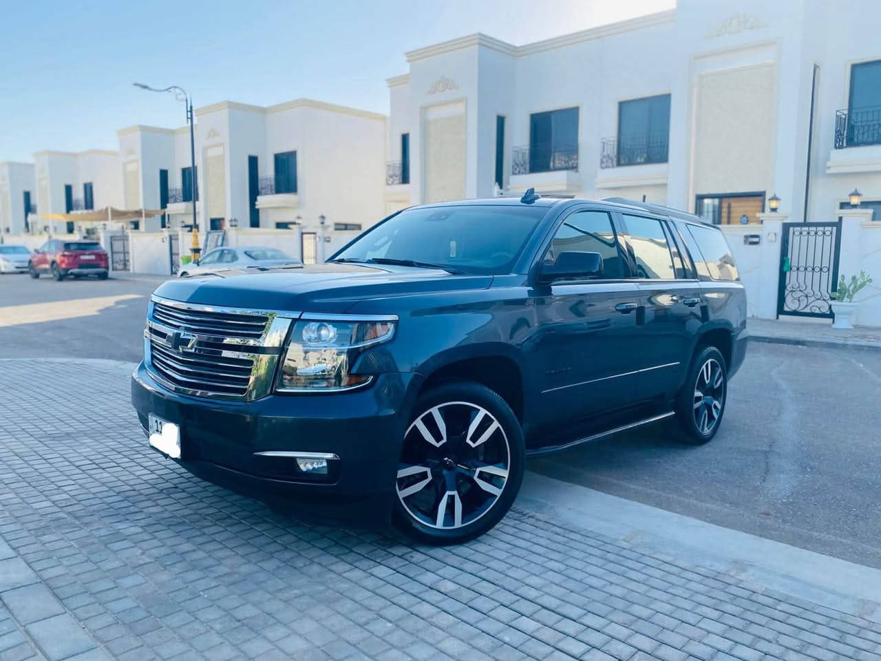 السلام عليكم للبيع تاهو فئة RST بريمير موديل2020 وارد امريكي سونار مرفق بالمنشور ممشة السيارة (65) ميل فول مواصفات واحد على واحد اعلى فئة بالتاهو 
فول رادار +فول حساس 360درجة عينة ليزرية فول كهرباء كشنات امامي خلفي مع تبريد وتدفئة بالكشنات فتحة سقف +شاشة سقف كار بلي شحن واير لس دبل قاصة +ثلاجة شفتات بالسترين جنطة كهرباء وبية هواي مواصفات لا تعُد ولا تحُصى علماً السيارة جديدة وجهاز من كلشي +جهازة من تبريد و حدادية و تخم تاير و محرك و كير رقم بغداد انكليزي جديد سنوية لغاية 2028 تحويل ثاني يوم السعر 295 مع المجال البسيط عنوان السيارة كربلاء المقدسة للاستفسار اكثر 
الاتصال على الرقم التالي ***********
مكلف بالنشر 
(بيع فقط بدون مراوس )
