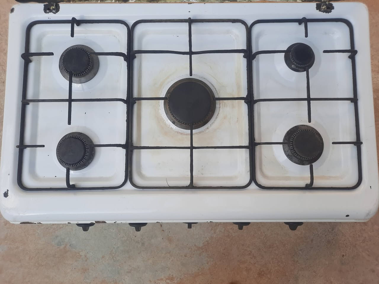 طباخ مستعمل للبيع بسعر مناسب الاستفسار***********
