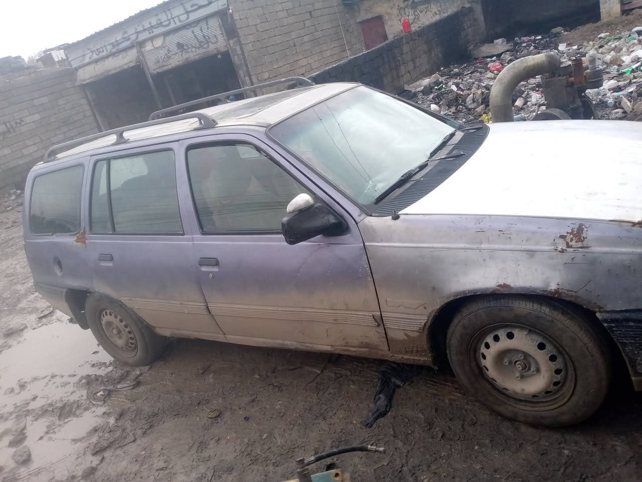 للبيع سياره كاديت الشرطه البصمه السعر 17 وبيها مجال ***********
