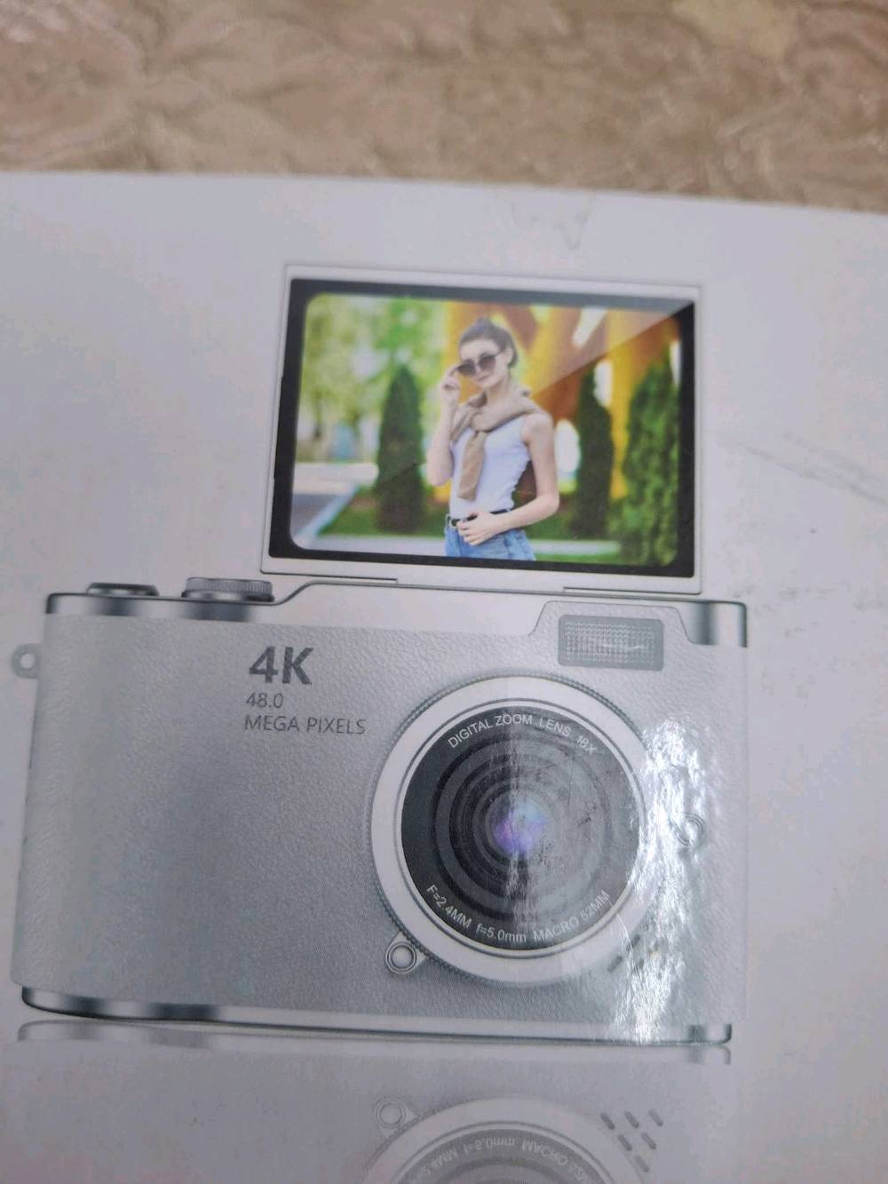 كاميرا LK-007جديدة ب الباكيت نظيفة جداً جداً 
مميزاتهة 
تحتوي على فلاش 
تصوير صور /فيديو 
زوم 
شاشة تنقلب تصير سيلفي 
جودة حلوة 
بيهة تحويلة للهاتف تايب سي 
رام16كيكا
السعر40الف
مكاني البصره الهارثة 
ماعندي توصيل 
رقمي***********