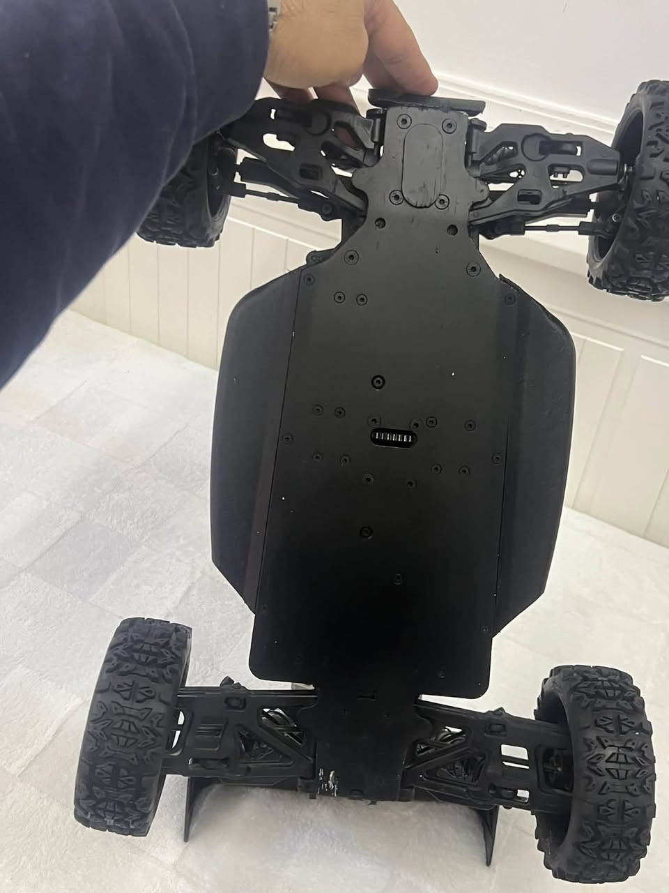 ماشاللە تبارک رحمان بگی 1:8  کلش کلش قویە ومرطب سرعە مالتها 130km  یشتغل ب بطاریتین سع 280 الف


**إذا كنت صاحب هذا الإعلان وتريد حذفه لأي سبب، رجاءا أرسل رسالة إلى الدعم الفني**