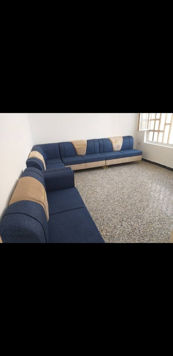 سلام عليكم للبيع تخم ديوان 10مقاعد جدد بل جيش صالهن ٥ ايام مشتريهن عنوان جميله  ***********
