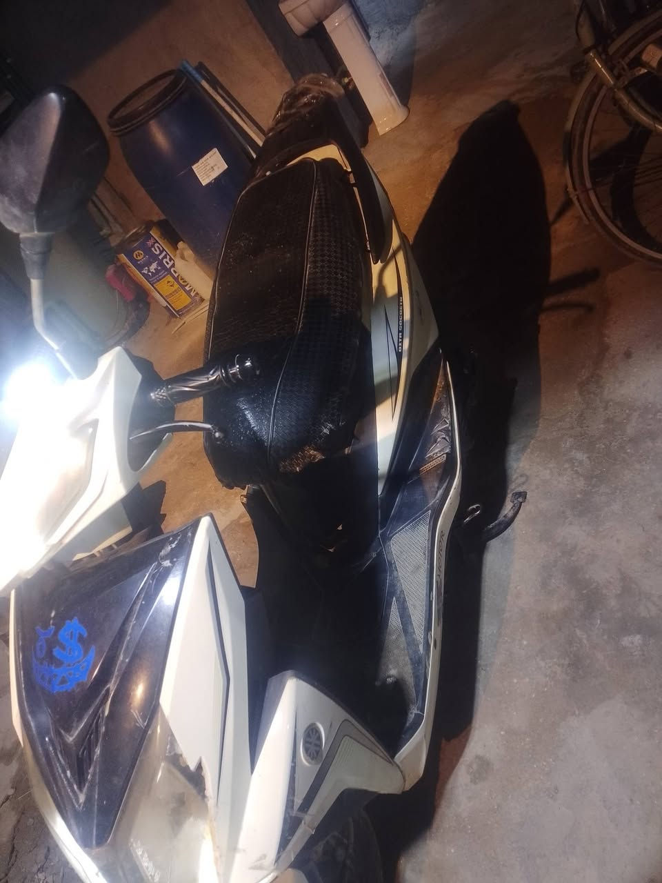 سلام عليكم دراجه لبيع مكينه نضيفه شلعه فولل كفرات انضاف سلف نكره السعر 250 وبيها مجالل مكان بابل مسيب سده الهنديه ***********
