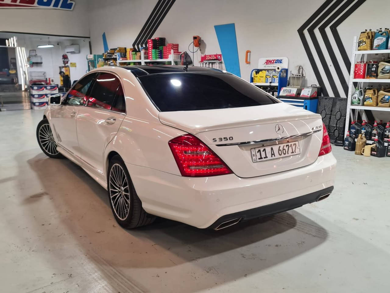 فلوجة السعر 215$خليجي مكفوله
لعشاق الفخامة ( مارسيدس خليجي ) 
مارسدس / S 350 محرك 6 مرغوب تنفس طبيعي , لارج باب طويل 
موديل 2009 (اصل) محدث 2013  
 ماشيه حقيقي (209 ألف KM) 
لون ابيض ثلجي مميز لون الداخل حمصي 
(السياره رقم بغداد) 
السياره حلوه وكامله ومال جناي . 

مواصفات السيارة ...
-محرك 6 سلندر تنفس طبيعي المرغوب ,  كير أوتو تعليک
-سقف بانوراما 
-اربع ابواب بصمة
-اربع ابواب شفط
-شفتات ستيرن
-تبريد قطعتين
-شاشة اصلية بنظام تحويل بين الكار بلي والشاشة الاعتيادية
-باب طويلة , مقعد خلفي  رئاسي
-4 كشنات جلد تدفئه تبريد
-جكات رفع السيارة 
-جنطه شفط , سايد بريك بصمة
-تلفون و ماوس
-بردات كهرباء 
-ستيرن كهرباء متحرك
-مقاعد كهرباء + تدفئة تبريد
-مري شفط وقلاب + أشاير
-3 وضعيات قيادة خزن ميموري
-سستم سماعات هارمن كاردون
-سيدي changer 
-حساسات امامي خلفي
-مثبت  ومحدد سرعة
-انارة الداخل والدشبول 
-ويل كب  حجم 19
-(وبعد بيها هواي مواصفات)
-السياره خليجي بدون صبغ 
والسياره كاملة والكمال ل لله وبدون اي نقص

مكان السيارة :فلوجة

رقم صاحب السيارة
 ***********
***********
سعر 215$
