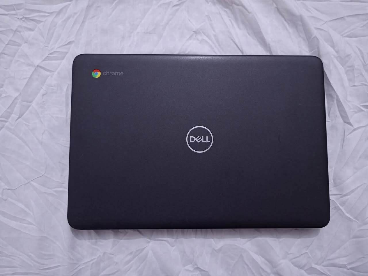 لابتوب Dell حجم 12 نظام اندرويد السعر 60 الف وبي مجال اسخدام قليل 
بنسبة نظافه عاليه جداً
المواصفات
معالج انتل سيليرون
شاحن سريع
هارد 16 SSD
الرام 4 كيكا
شاشة بدون لمس حجم 12 بدقة فول HD
البطارية تدوم لوقت 3 ساعة
الجهاز يحتوي على منفذ 3 usb سريع جداً ومنفذ aux
السعر 60 الف وبي مجال مع
شاحن اصلي 🌌
اللشراء 
حساب الواتساب *********** 🌷
