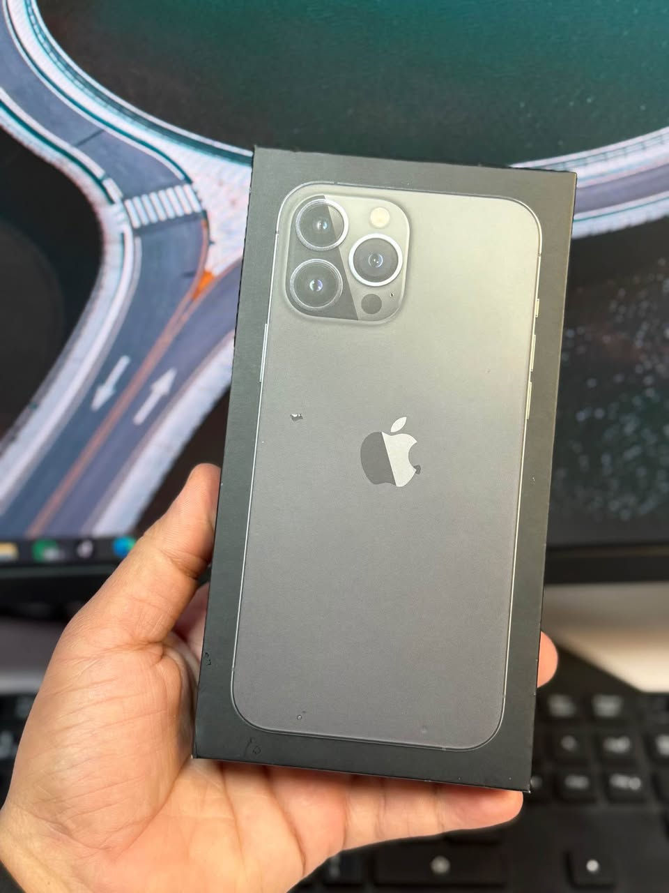 iphone 13 Pro max 256 

battery 🔋: 87%
1 sim + e sim
كارتۆن و بێ كێەشەیە 
*********** السليمانية, العراق
