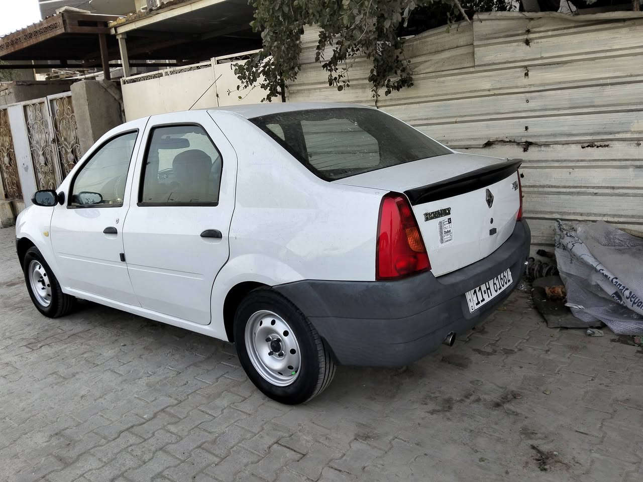 رينو لوكان 2009 رقم دولي سنويه 2029 كير ومكينه مكفولات صدر وحداديه جديده مكفوله من الضربه والصبغ بيها بس الذيول حافات البيبان رشيتهن درجه اولئ   مكاني بغداد مدينه الصدر عارضها ب 46 وبيها مجال ‏‪***********
