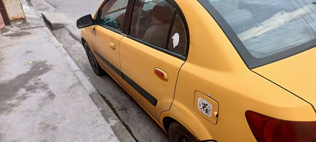 ريو امريكي
حدث جملق امامي بدون دوخل
مكاني موصل حي قاهره 
مصفره هيه 
رقم مصطره
معجون ما بيه لا سقف ولا دوخل تبريد شغال 
2009
سعر 73
***********
