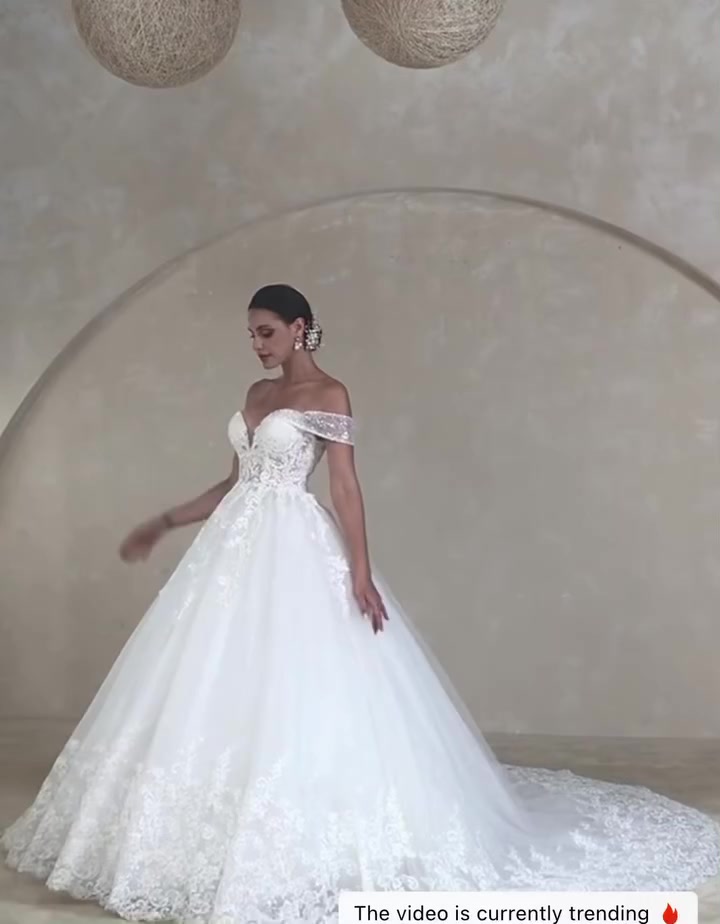 بنات هذا الفستان طلبته من الكويت بس طلع جبير علي 
 يلبس اكس لارج واكسين اذا طويله
يخببببببل باللبس  احلى من الصور بهوااايه فستان مال ملكات يموت ..أريد ابيعه عشان الحك اشتري اصغر ما عندي وقت والله رح تتونسون عليه
جديد ما مستعمل 120 الف


**إذا كنت صاحب هذا الإعلان وتريد حذفه لأي سبب، رجاءا أرسل رسالة إلى الدعم الفني**