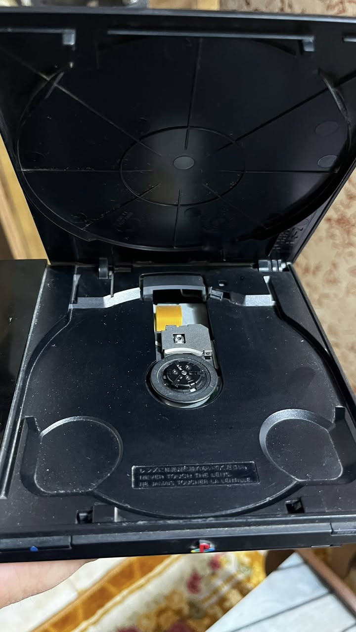 بلي 2 مستخدم شي قليل جداً نظافه 95‎%‎100ملحقاته يده وايرليس ميموري 8كيكا فلاش 16 كيكا بي 15 لعبه تقريباً اخذته لابني وما رغبه 
السعر 55 الف 
العنوان ديالى بعقوبه المفرك
***********
