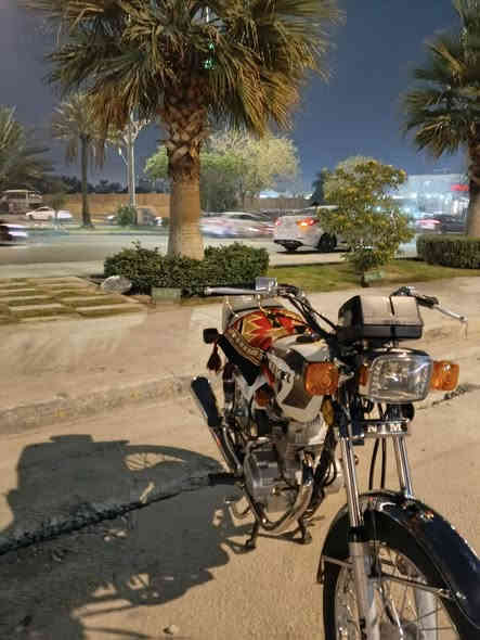 سلام عليكم
دراجة نامة موديل 2025 اوراق اسكنر كاملة وية المكاتبة 7اوراق 
دراجة كاملة  نقصها وايرات مال كيلو متر بس تعال وافحص السعر 700وبيها مجال حك الجية
التواصل على رقم ***********وبي واتساب
