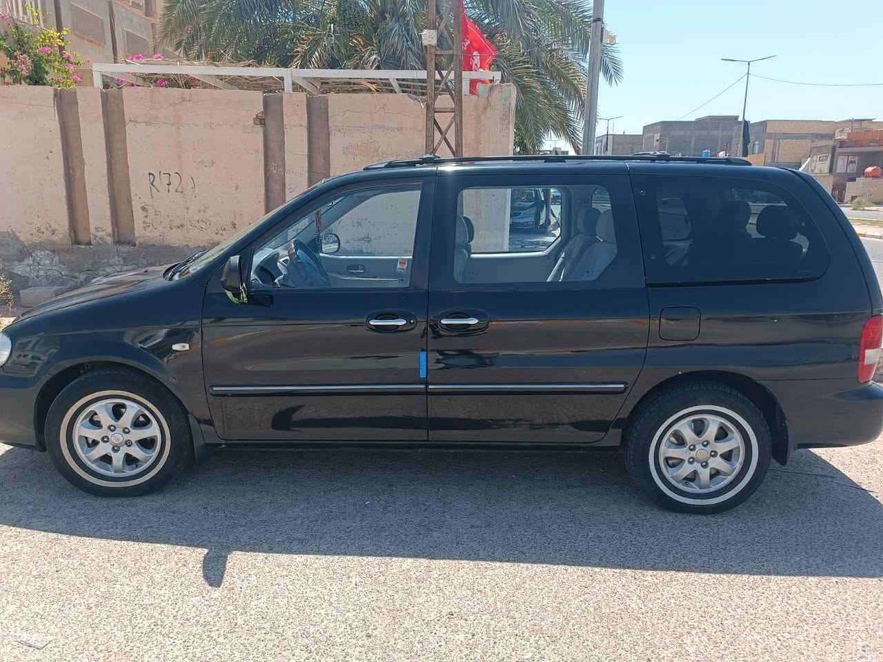 كيا كرنفال كاز مسكر 
دواخل عسلي 
محرك جديد 
كير عادي 5 سرع جديد
حداديه جديده 
تبرد 3 قطع 
مري شفط 
السياره جاهزه من كل نواحي 
مكفوله من الضربه 
السعر 65 وبيه مجال لطيبين 
مكان السياره السماوه قضاء الوركاء 
استفسار اكثر التصال على الرقم ***********
