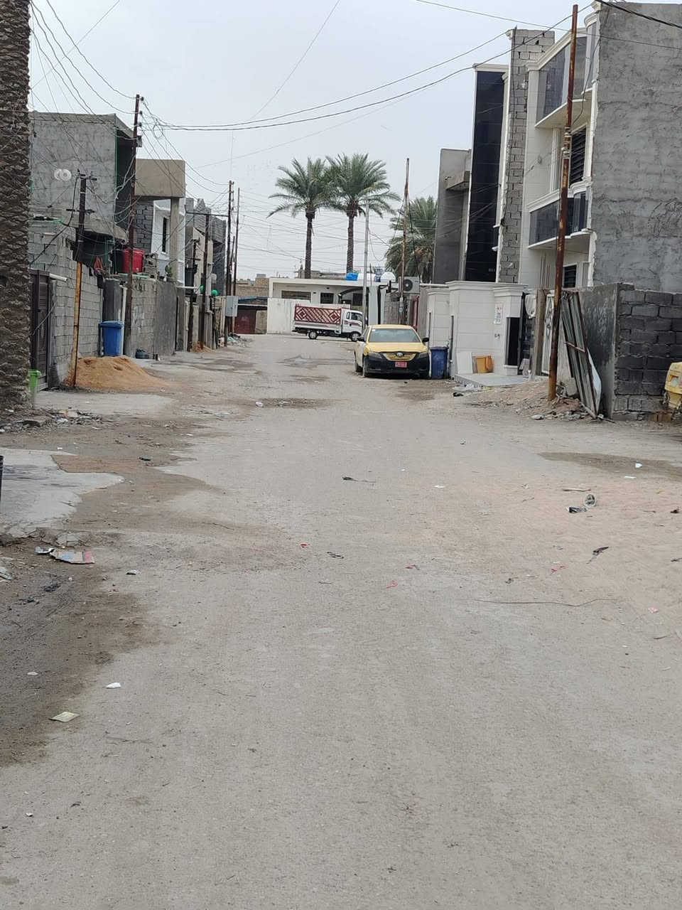 بيت للبيع 160زراعي سند 25 خدمات كاملة ماء وكهرباء تبليط......
واجهة 560 نزال 27

يتكون البيت 3 غرف نوم وصالة ومطبخ وصحيات عدد2

الصالة 6ونص "× 4

غرفة نوم طابق الاول 5×5

غرفة النوم طابق الاول 4×3ونص

غرفة النوم طابق الثاني

5×7

مطبخ 4×3

حمام متر175×200

منور خلفي ومنور داخلي

إضافة تواليت خارجي متر وربع ×متر وربع،،،،،،، سعر 130بي مجال شي بصيط بغداد منطقه الدوانم قرب شرطه الخامسه قرب منطقه الري يبعد عن السيديه 10 دقائق البيت من الداخل كله كامل بس واجيه بناء حديث  منطقه الدوانم شارع بغداد***********
