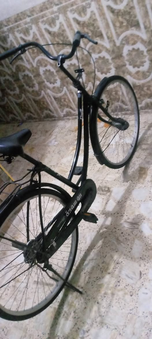 سلام عليكم بسكل لبيع نضيف نضافه ٨٠//١٠٠.  بسكل مثل ما مضح بل صوره بسكل اي عيب ما بي بريكلت شغاله مكان بغداد مدينت صدر يريده خاص ***********
