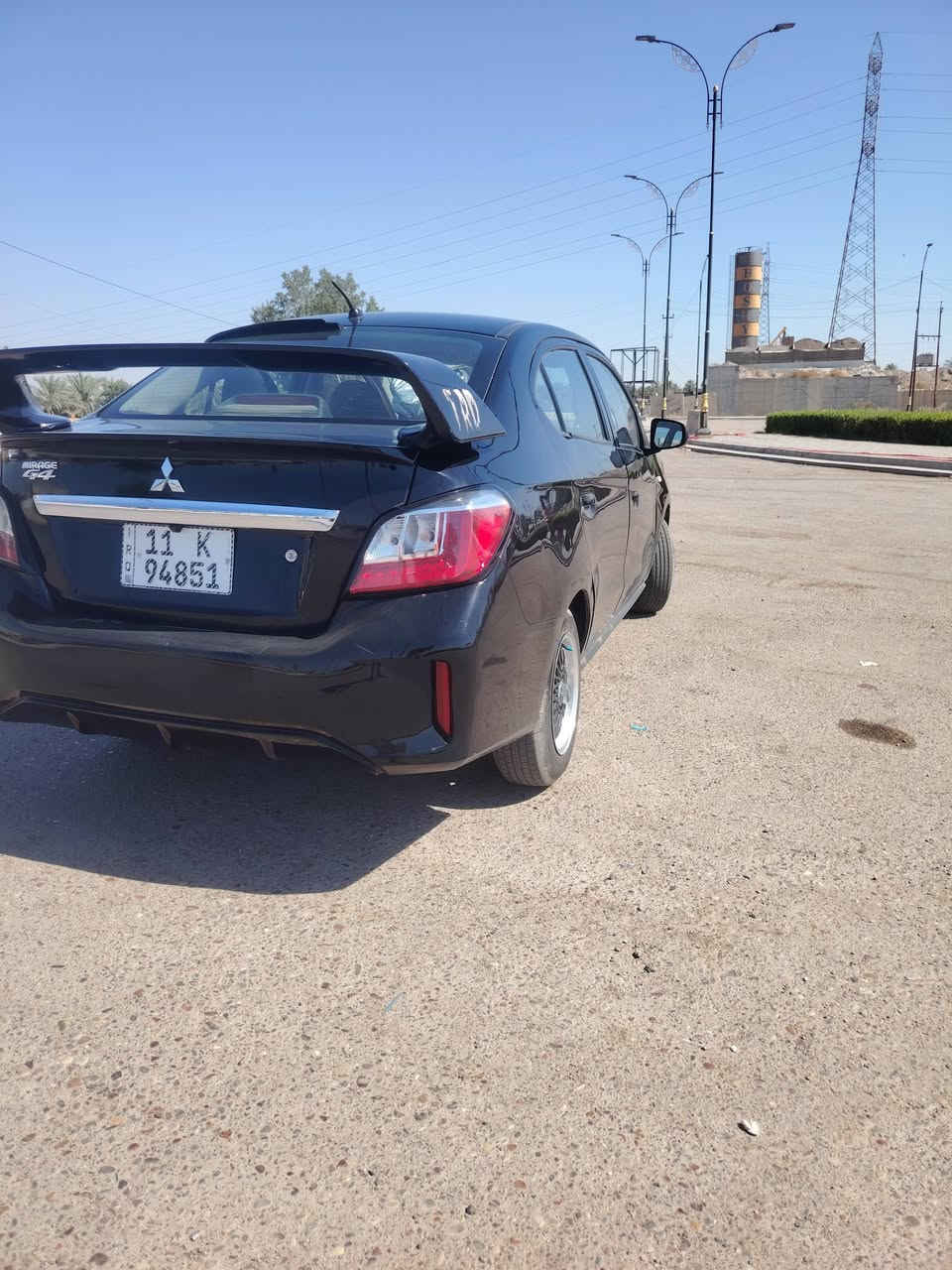 سلام عليكم مسبوشي ميراج  البيع موديل ٢٤ سياره بيها ٤ قطع صبغ تبريد شغال حلوه سياره  بسمنه عارضها ب ٩٠ وبيها مجال بسيط مكان بغداد جزيره سياحيه فحامه ***********
