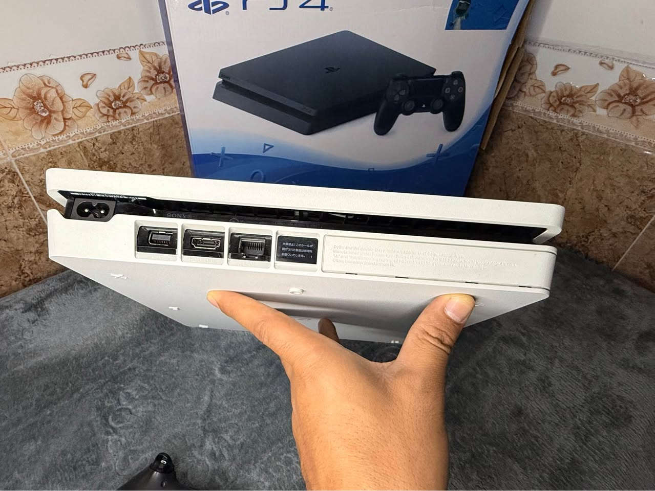 السلام عليكم بلي فور سلم مهكر نضم 12.52 نضافه 100‎%‎ ريجن ياباني مامفتوح لوك ستيكر انطي شرط الضمان والفحص ويحتوي على 8 العاب قويه ودبل جوستك وكافه ملحقاته الاصليه انطي بل الجهاز ضمان شهر فحص وين ميعجبك.
السعر 285 وبي مجال للشرايه مكاني كركوك ورقمي*********** والتوصيل موجود وخادم للطيبين. كركوك, العراق
