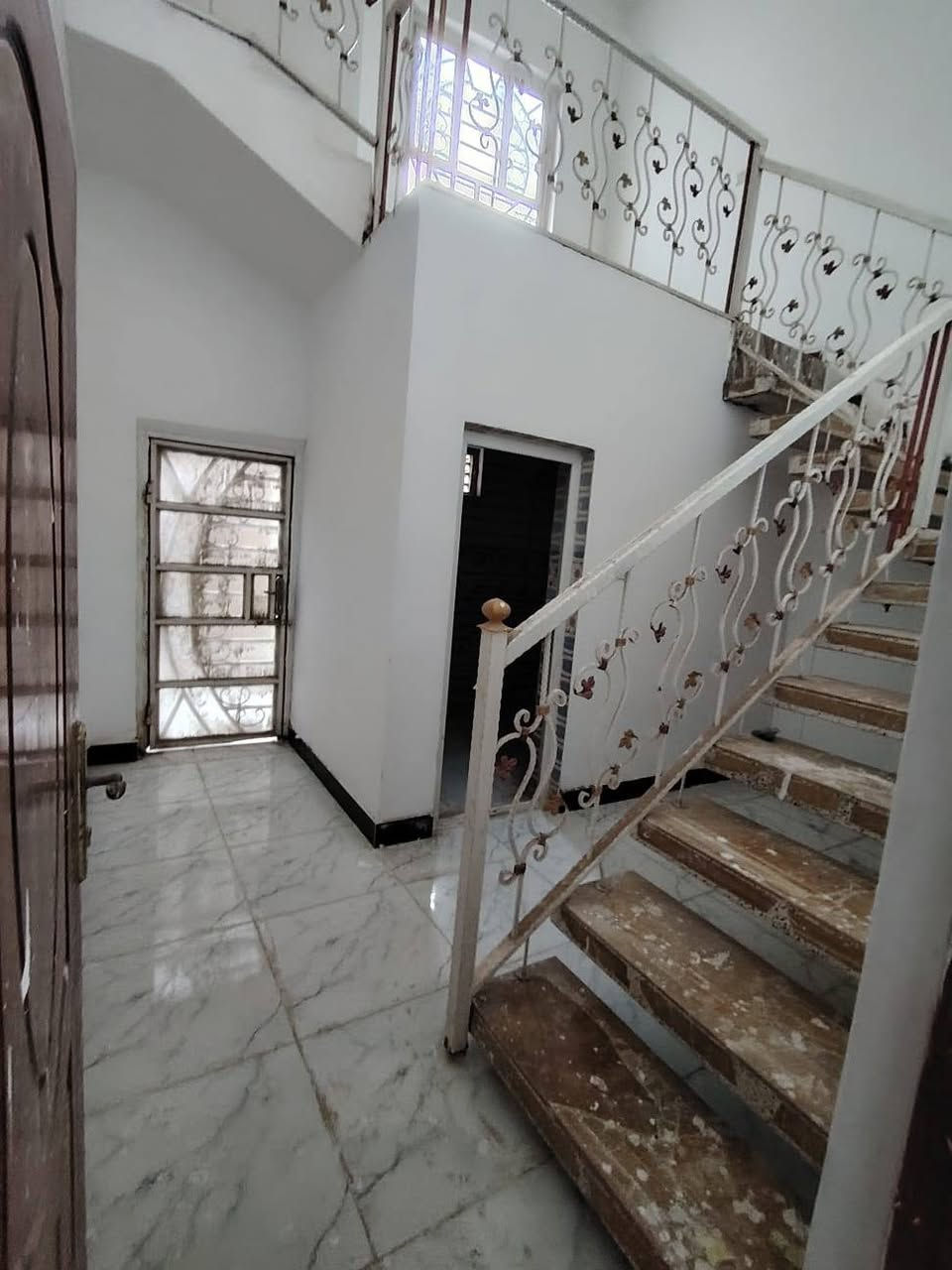 البيت للبيع طابو صرف 200 متر حي الزهراء على شارع 30 تجاري بناء جديد البيت فارغ مامسكون سعر على الاتصال *********** /***********
