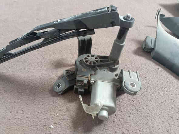 السلام عليكم غراض ترافرس 23
باب جنطة بيها تصليح
ضفيرة جنطة Rs
كفرات داخلية باب الجنطة
ماسحة خلفية+ماطور
فراش الجنطة
للاستفسار  واتساب***********
