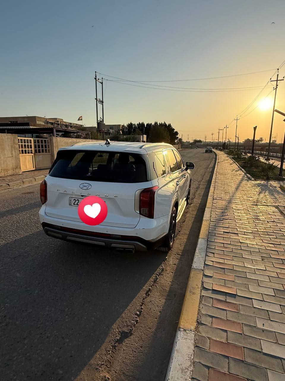 السلام عليكم
هيونداي بليسايد 2023 
أبيض
وارد كوري
مكفول
فول مواصفات عدا الفتحة 
أربع كامرات 
رادارات 
نقاط عمياء 
تحديد مسار 
قيادة شبه ذاتية 
تشغيل عن بعد 
تقديم وترجيع عن بعد 
دوسات بلادية
بالإضافة إلى بعض المواصفات المعروفة 
السعر : 36000 دولار قابل للتفاوض 

للاستفسار الاتصال على 
***********
