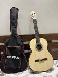 وبركاته ...  گيتار ياماها c40m الأصلي  ، ما يحتاج اشرح عنه هو يتكلم  س...