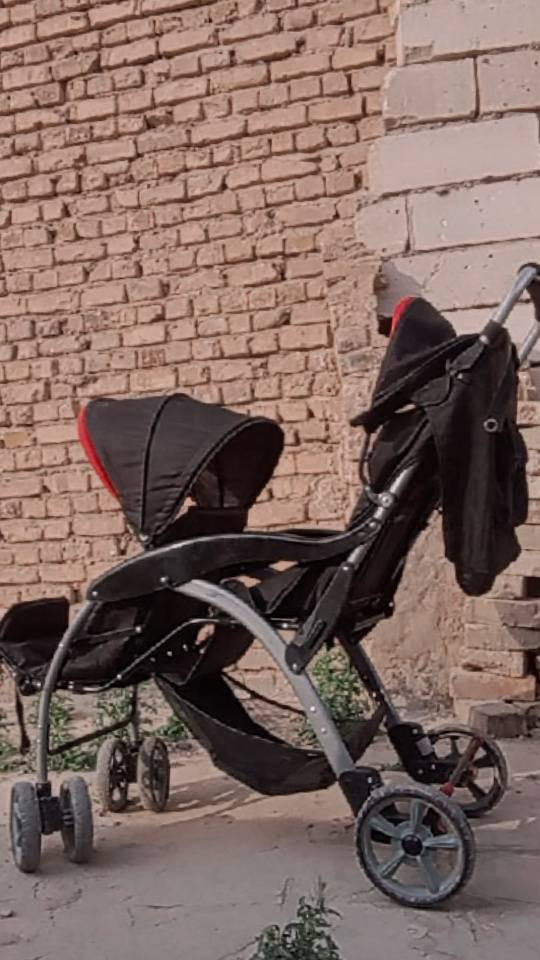 عربانه اطفال 2 نضيفه وكل ضرر مابيه للبيع مكاني حله السعر 45وبي مجال ***********
