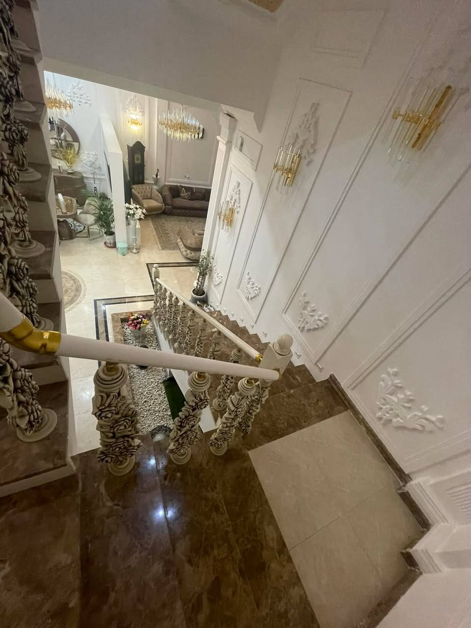 -مجموعة عقارات ميثم "ابو معين"🏢🏡.

 لا تقبل بأقل مما تستحق ... 🏡

و لأنك مميز لدينا نقدم لكم اجمل العروض 😍😍
التي تتوفر لدى..👇🏻👇🏻👇🏻

 (#مجموعة_عقارات_ميثم_ابو_معين) 

مواصفات العقار :-👇👇👇

🔺دار للبيع

ملاحظة :البناء سنة 2021
🔺طابقين 200 متر
🔺منام4➕استقبال ➕صالة ➕صحيات 

🔺المنطقة حي الخضراء

🔺 السعر  650 مليون مع الاثاث

 
📞 - للاستفسار  ارسال عبر الخاص او الاتصال على 
الارقام :-

محمد
📍 ***********

 ***********

📌العنوان :- الطويسه / شارع اللجنه الاولمبية
 /مقابل جامع علي الهادي "ع"🕌

#ثقتكم_دليل_خبرتنا 🏡
