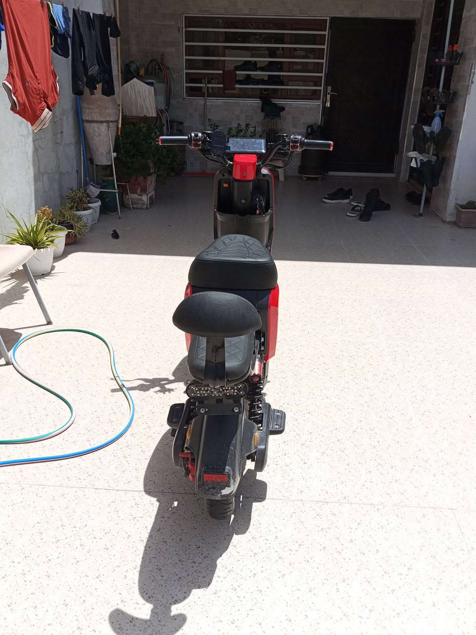 السلام عليكم دراجه شحن ار 9 معروضه للبيع فقط بيع مباشر سعره 380 بمجال بطاريات مبدله در دراجه نظافتها 80% موديل 2024 رقم تليفون على الواتساب رقم تليفون ***********

