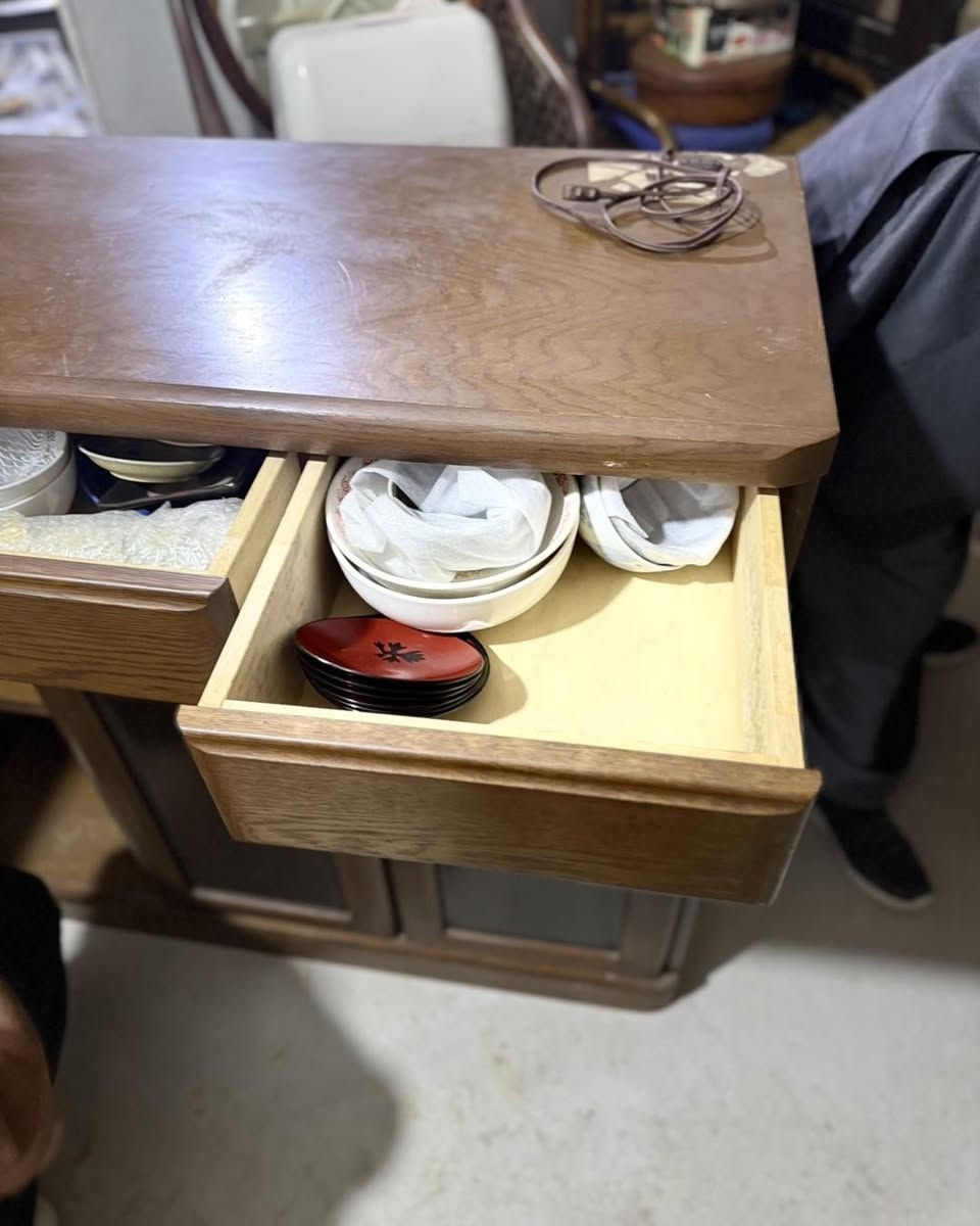 ميز باله
خشب بلوط
صناعه ياباني
يحتوي على تايرات سهل الحركه والتنقل
لونين

توجد خدمه توصيل 
للحجز مراسله الصفحه او الاتصال
🌹مدينه ألعاب المدهش مجاور مطعم ابو صفاء تحت جسر العبور المعلق ***********🌺
