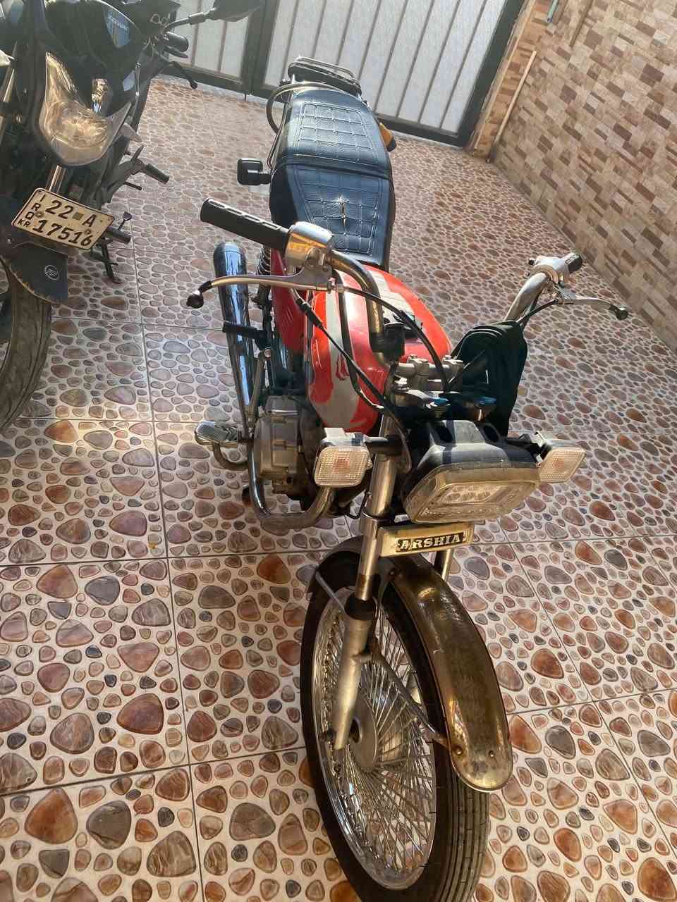 ماطور للبيع نامي برو مكينه مفتوح بس بدلت كليج بس ماشاء الله ماطو مثل رصاص يمشي كلشي شغل بس عقد بيه سعر 270 وبيه مجال ***********
