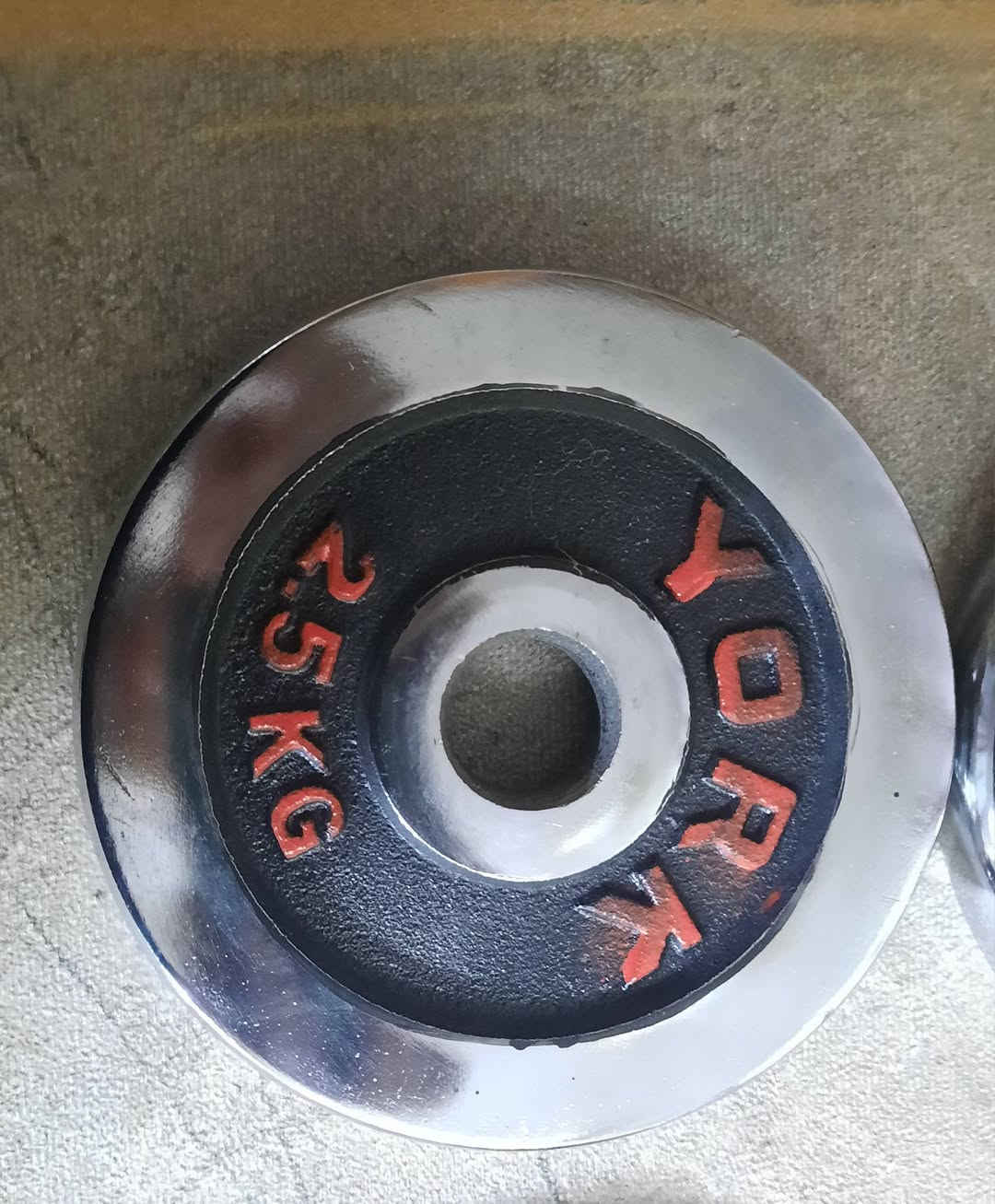 @صندوق دمبلص حديد ٢٠ كيلو للبيع الاستفسار رقم *********** كربلاء
حي ضباط الاسرة /كربلاء 

 على ٤ حديد ٢ونص كيلو  

على ٤ حديد ١وربع كيلو 

على ٤ حديد نص كيلو 

٢ مسكات ومسكة للربط بينهم 

مستعملة فقط شهر جديدة ما بيها شيء / السعر ٤٠ الف وسعرها الاصلي ٧٠ الف اللهم فقط فرق السعر للاستعمال
