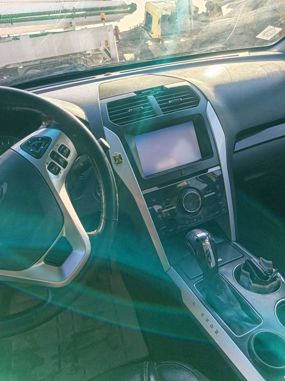 سلام عليكم من رخصت مدير الكروب
فورت اكس بلور مديل ٢٠١٣
وارد امريكي فول لمتد 
مكينه ٦سلندر مكينه وكير مكفولات بيه جاملاغات الماميه ثنين صبغ وطخه بلجملغ الخلفي جهت السايق مامصلحه واضحه بلصوره من جهة السايق  يراد له صدر  ودوشمه للكشنات كشناته جلد 
مواصفات بنوراما
شاشه سستم صوت سوني 
صندوق كهرباء
رادار جانبي
كشن كهرباء
خزن ميموري ٣وضعيات
سبعه راكب
منضومه لايت زنون 
تبريد ❄ثلج
كشنات تدفه وتبريد والستيرن تدفه 
ستيرن كهرباء 
السعر ١٢٥وبيه مجال قليل رجا اقره المنشور ولتكسر بحلال العالم 
***********
