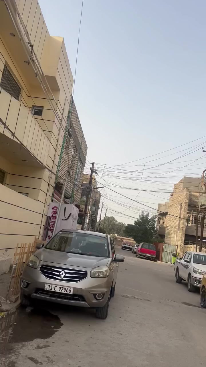 سلام عليكم دراجه بوليس للبيع الدراجه كلها بلاديه ومختمه ختم واحد المكينه مكفولة مامفتوحه ناعمه الكهربائيات كلها شغاله كيج سرعه كيج بانزين اشاير شغاله سلف هندر شرط نكره    الكشن موجود الدراجه حلوه ونظيفه اوراقها كامله السعر 600 وبيه مجال المكان بغداد الزعفرانيه اربع شوارع الرقم ***********
