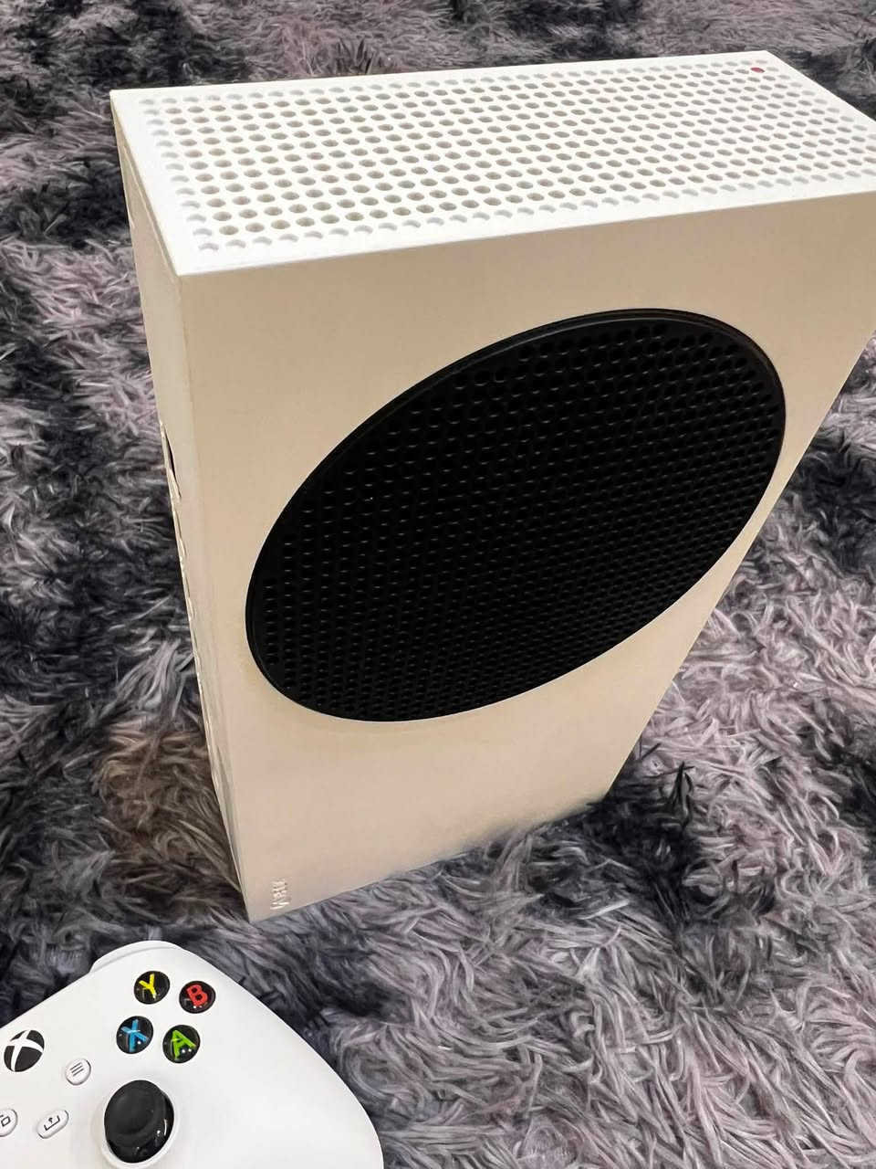 سلام وعليكم Xbox Siris S 1T♻️
صدار 24. 
شرط وضع شركه ستيكر 
'كامل ملحقاته وحده تحكم 1 اصلي 🎮
معى Yawasbi اصلي مال شركه 🔌
🔌HDE اصلي شركه 
باتري بعده ما مستخدم شركه 
جهاز ضيف كلش بعده بل كارتون '☑️

مكاني موصل ايسر 
سعره 650 وبي مجال 💵
*********** 📞
اتصل الستفسار '💬
