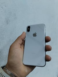 ايفون x عادي ٦٤ بطاريه 100 السعر؛ 110 قفل 07712306761