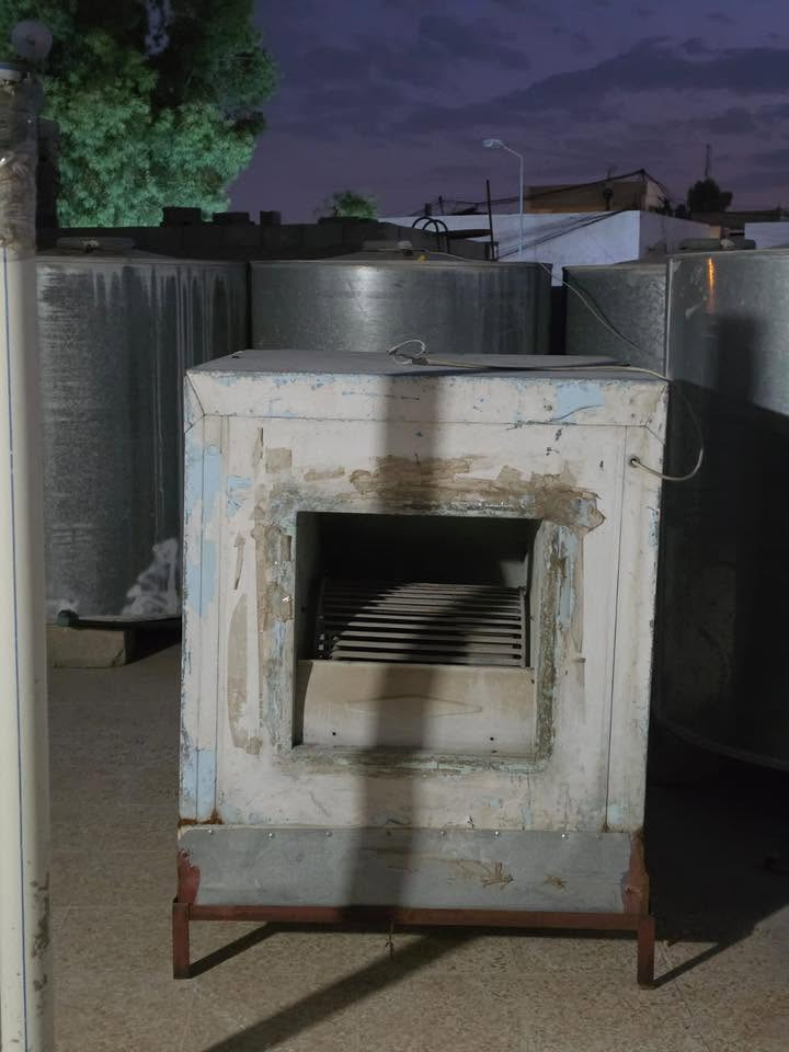 مبردة للبيع 4 ونص 
ماطور شديتلها امبير ونص ينسحب 
سعرها 65 قفل عنواني موصل 
‭***********‬ شراي يتصل
