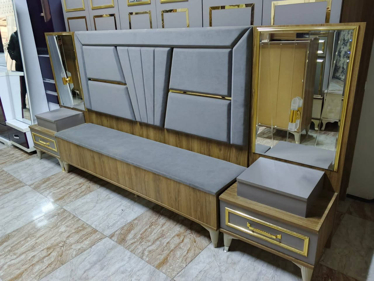 السلام عليكم  زبائنه الكرام👑معرض المصطفى لبيع غرف النوم 🔥التركي ومستعدين لشراء كافه الغرف النوم💯  المستعمله غرف نوم اخو الجديد 9 قطع 🗯️💁‍♂️
مستعدون بتجهيز اثاث بيت كامل✨ وشراء  اثاث بيت كامل
 العنوان كركوك💥 القادسيه الثانيه شارع ابو وليد للاستفسار اتصال ع رقم /***********
