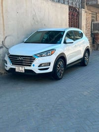 للبيع توسان 19 ماشيه 75 وارد امريكي رقم بغداد بسمي تحويل ثاني يوم 0774...