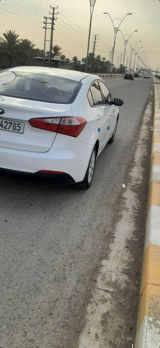 سلام عليكم كيا سيراتو خليجي موديل ٢٠١٦ رقم بغداد دولي بسمي تحويل مباشر سنويه ٢٠٣٠ السياره خير من الله مكفوله كفاله عامه مري شفط واشاير بل مري تحكم جهتين كامره خلفيه ماشيه ١١٧صدر أمامي خلفي كله جديد تخم تاير السياره خير من الله السعر ١٢٧ وبي مجال قليل ملاحظه غير متواجد عل نت واسف عل اطاله الشراي يتصل ول مايشتري يرفع المنشور ب كلمه يا الله كلشي اكو بل سوك 
تلفون ***********        ***********
